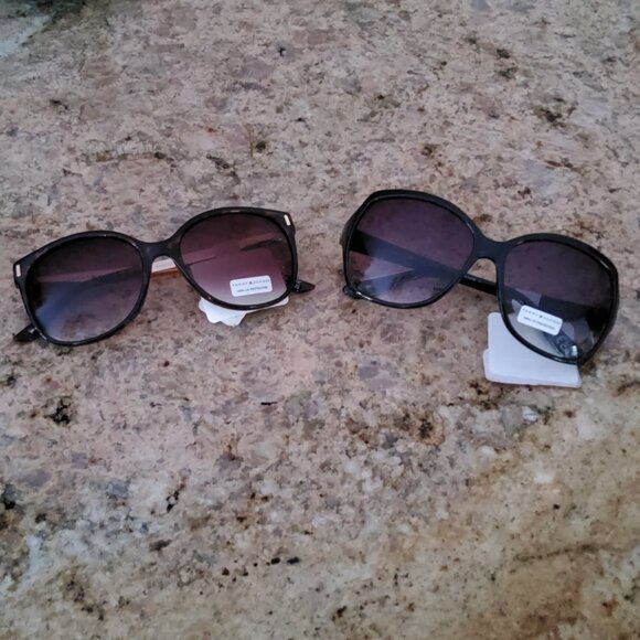 2 Pairs! Tommy Hilfiger Designer Sunglasses - Set of 2 Prs!  NEW, NWT! main image 4